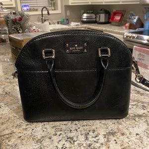 Kate spade purse! Like new! Worn 2 or 3 times! No flaws